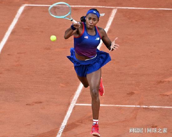 窥探足球世 窥探足球世